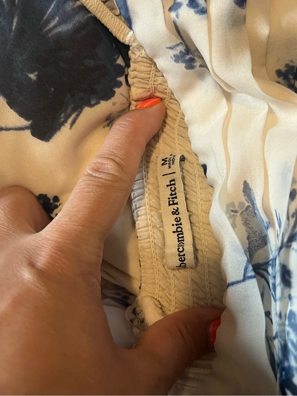 Abercrombie & Fitch elegant cream